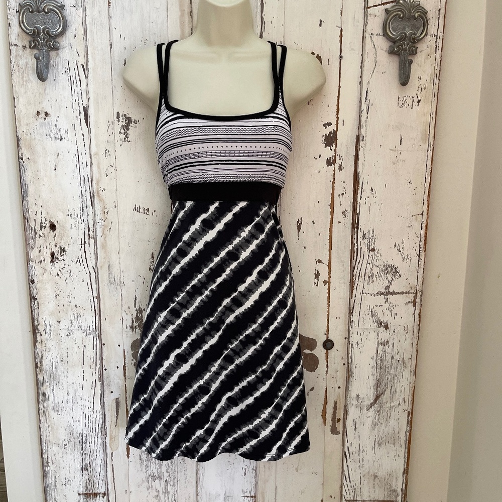 Lola Size Small Woman's Black Gray White Striped Knit Casual Athletic Dress
